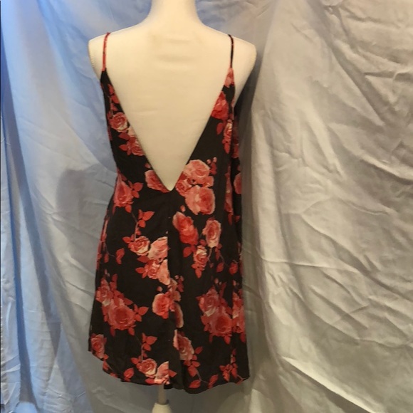 ❤️ Rose Low Back Floral printed dress - Picture 2 of 4